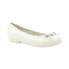 American Club Balerinat, joissa on valkoinen amerikkalainen rusetti 1