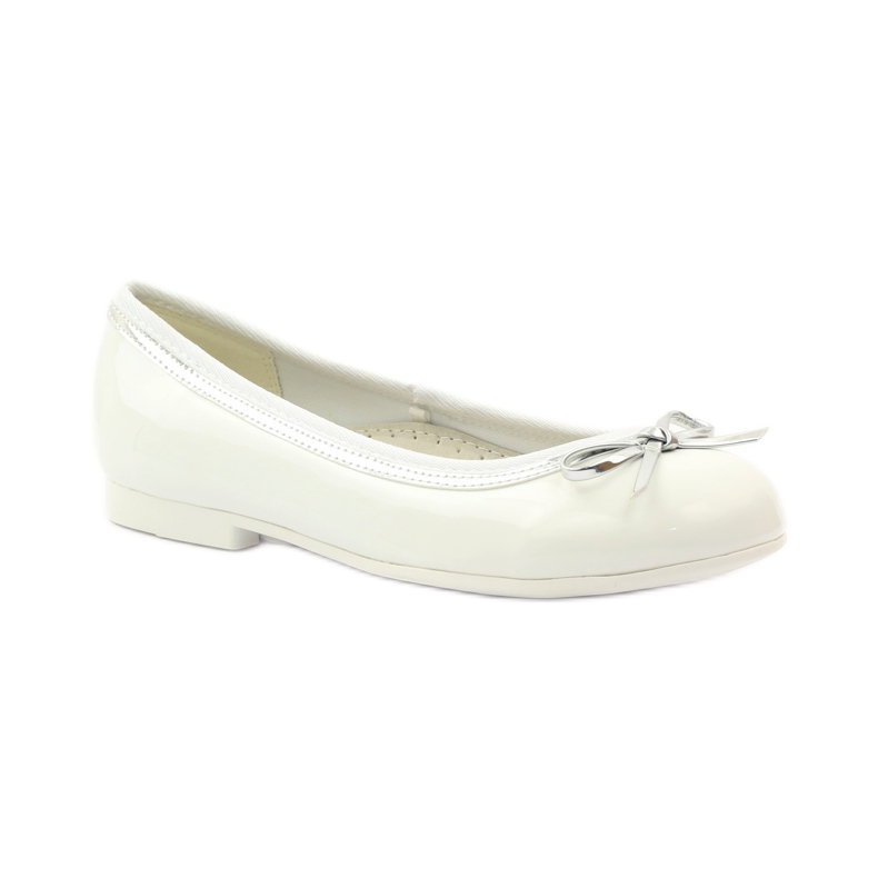 American Club Balerinat, joissa on valkoinen amerikkalainen rusetti 1