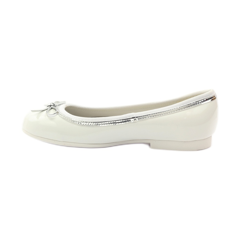 American Club Balerinat, joissa on valkoinen amerikkalainen rusetti 2