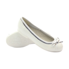 American Club Balerinat, joissa on valkoinen amerikkalainen rusetti 3