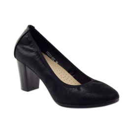 Sergio Leone Pumput pylväässä 233 musta 1