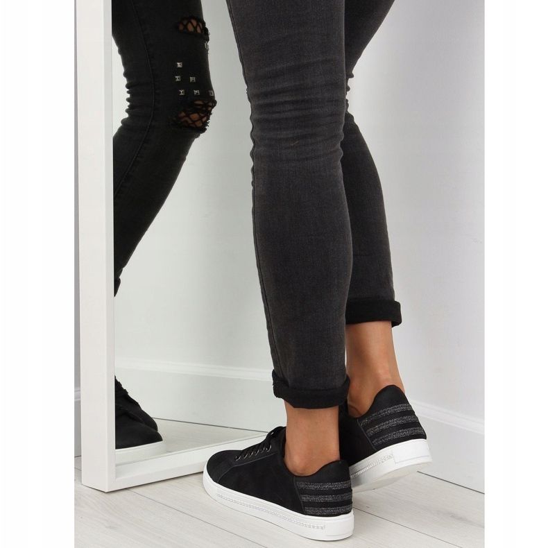 Mustat naisten lenkkarit SU09p Musta 2