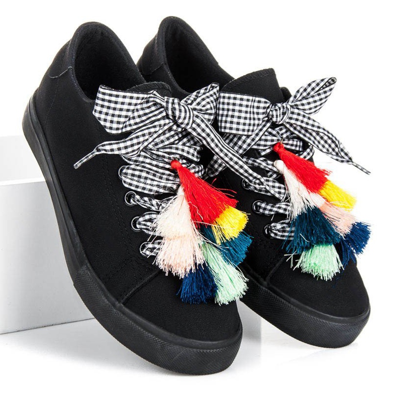 Ideal Shoes Mustat lenkkarit hapsuilla 1