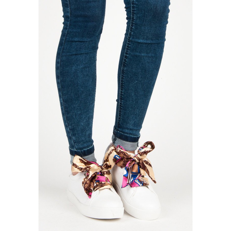 Vices Tennarit, jotka on sidottu nauhakielellä valkoinen 1