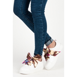 Vices Tennarit, jotka on sidottu nauhakielellä valkoinen 2