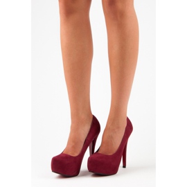 Yes Mile Pins alustalla punainen 1