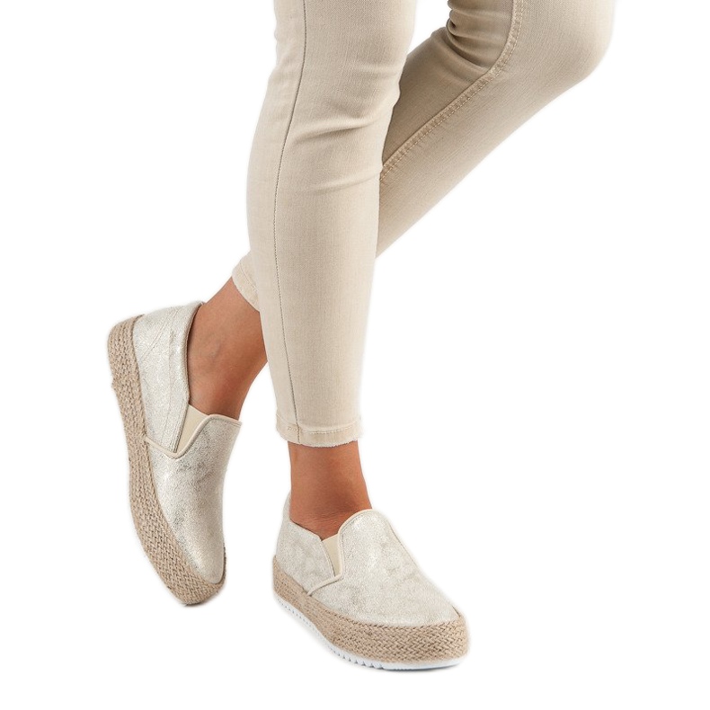 Betler Kultaiset espadrillit alustalla kultainen 1