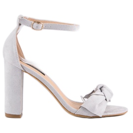 Mokkanahkasandaalit pylväässä harmaa 2