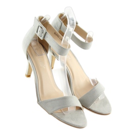 Sandaalit matalakorkoisissa harmaissa BL0763 harmaa 1