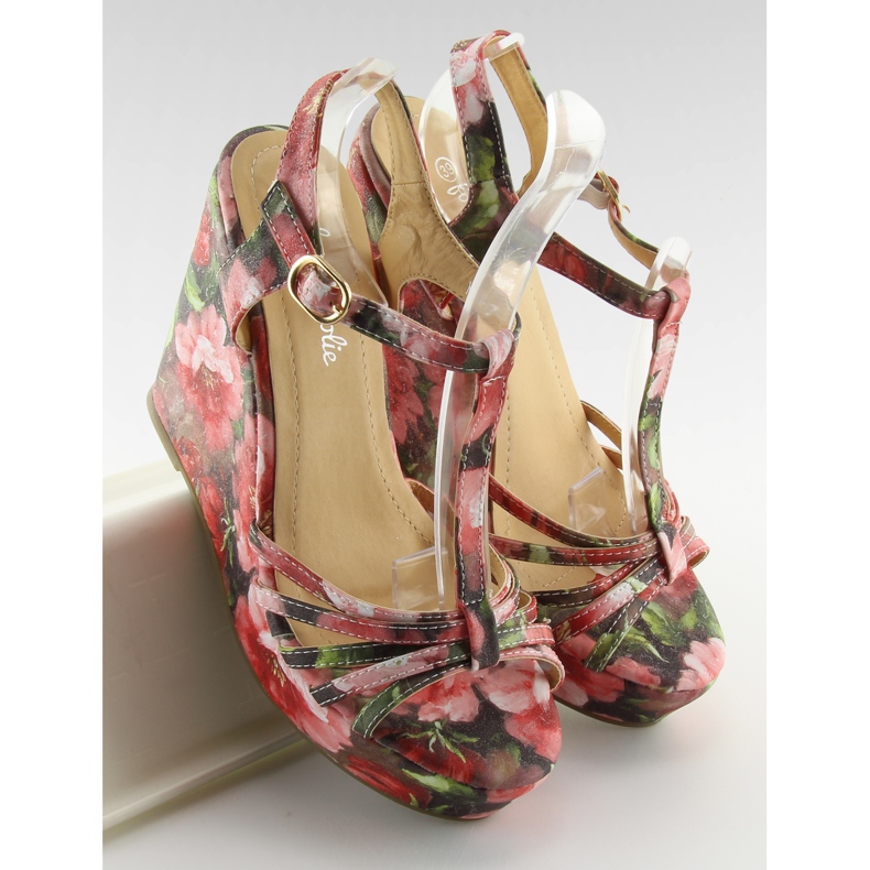 Kiila sandaalit YX-17 punainen 1 Kiila sandaalit YX-17 punainen 1