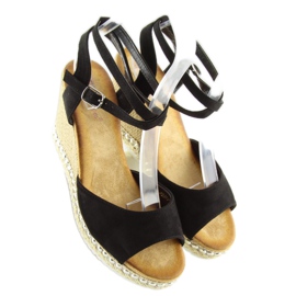 Mustat sandaalit kiilalla LJ-5K41 musta 2