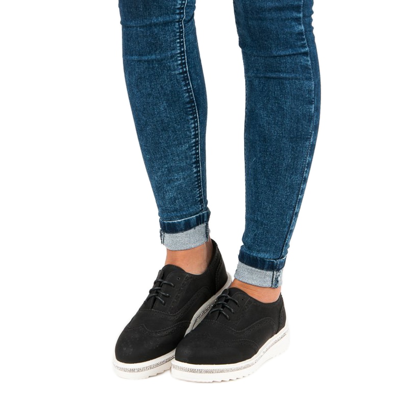 Ideal Shoes Mustat nauhakengät 1