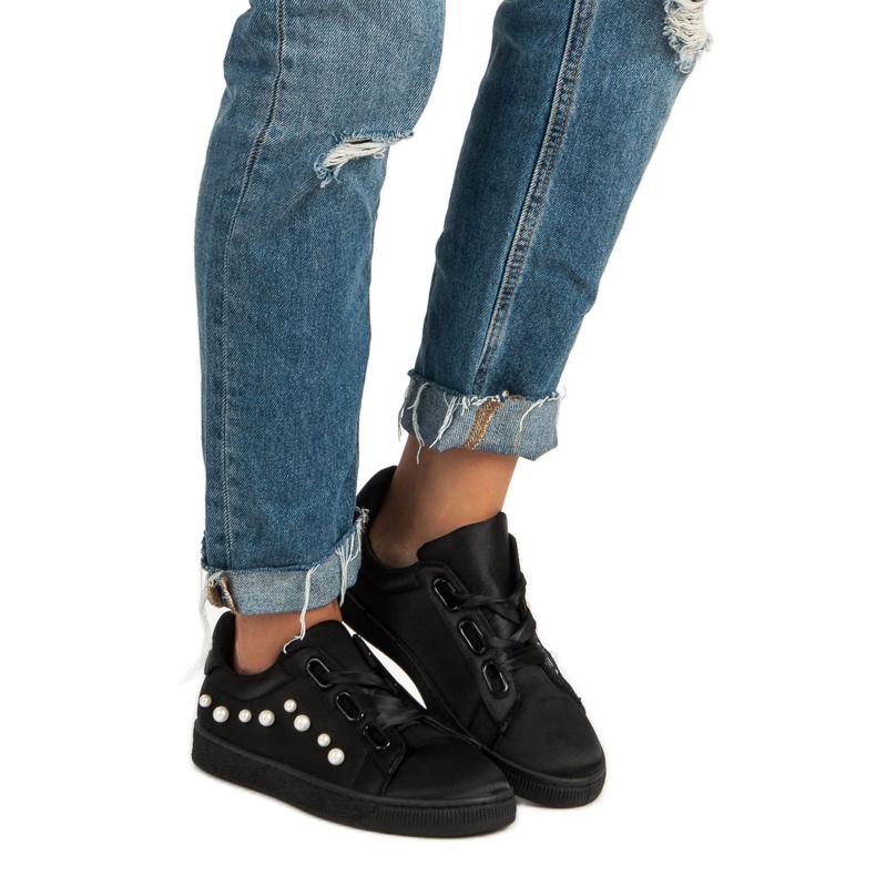 Satiiniset tennarit helmillä musta 2