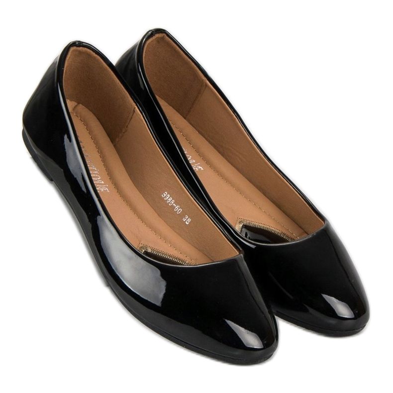 Lakatut ballerinat musta 2