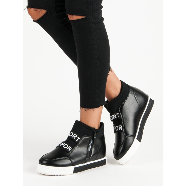 Mustat tennarit vetoketjulla 2