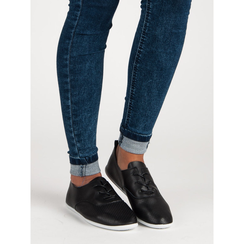 Mustat nauhalliset lenkkarit 1