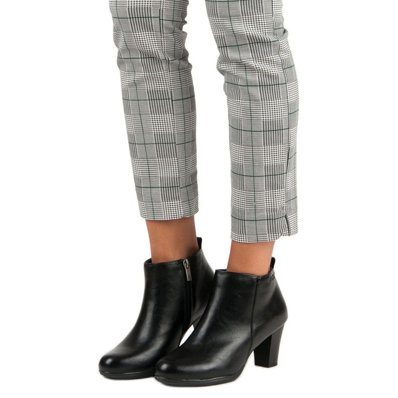 Tyylikkäät saappaat VINCEZA-tolppassa musta 1