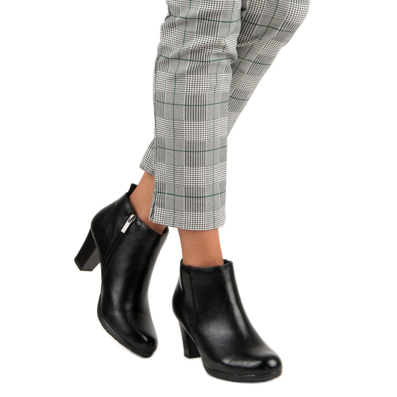 Tyylikkäät saappaat VINCEZA-tolppassa musta 2