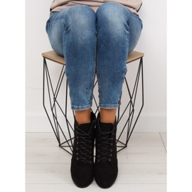 Saappaat vakaalla kantapäällä, musta JA161 1