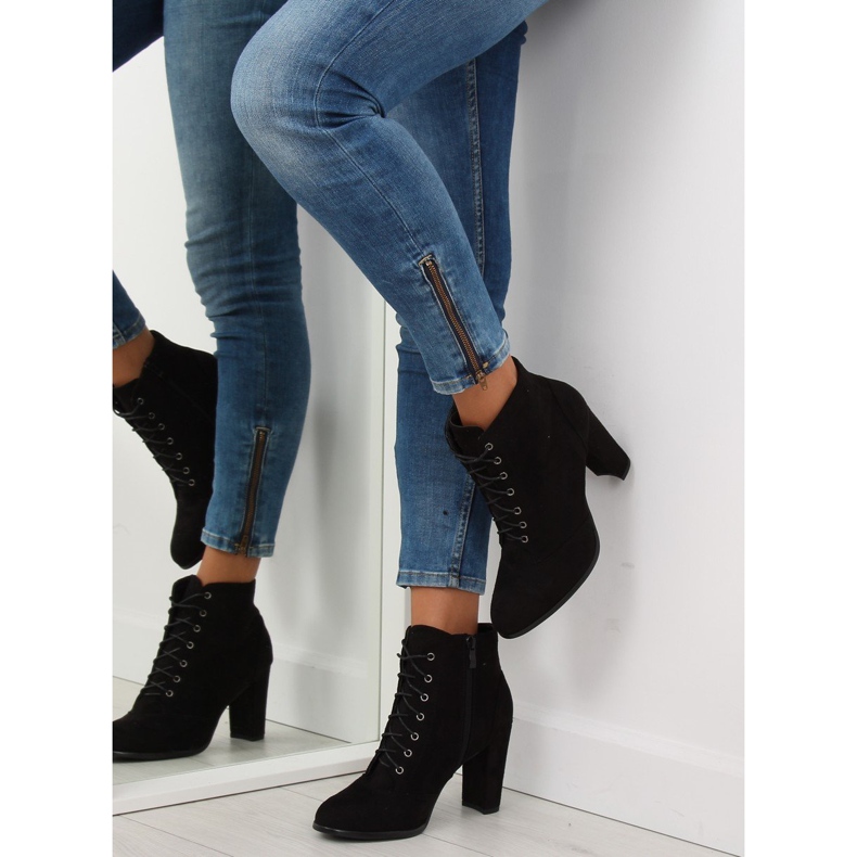 Saappaat vakaalla kantapäällä, musta JA161 2