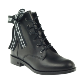 Saappaat koristeltu rusetilla ja Badura-nastoilla musta 1