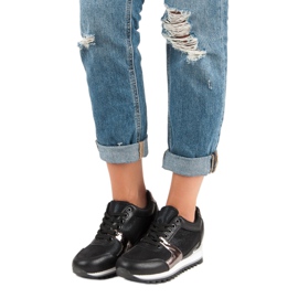 Sidotut urheilukengät musta 1 Sidotut urheilukengät musta 1