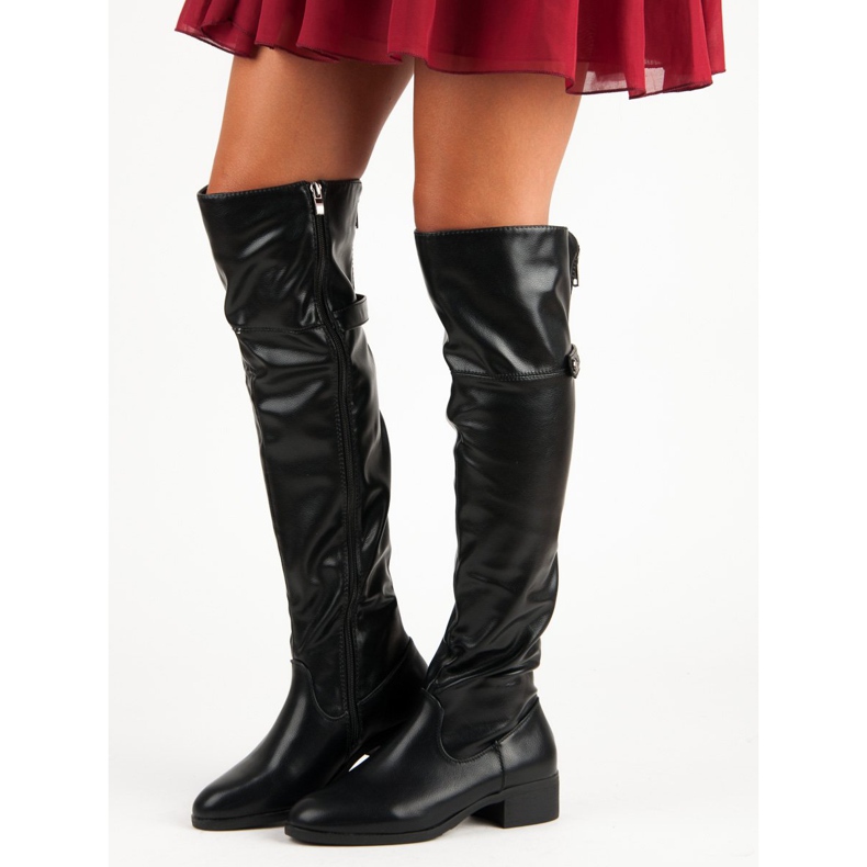 Mustat reisikorkeat saappaat vetoketjulla 1