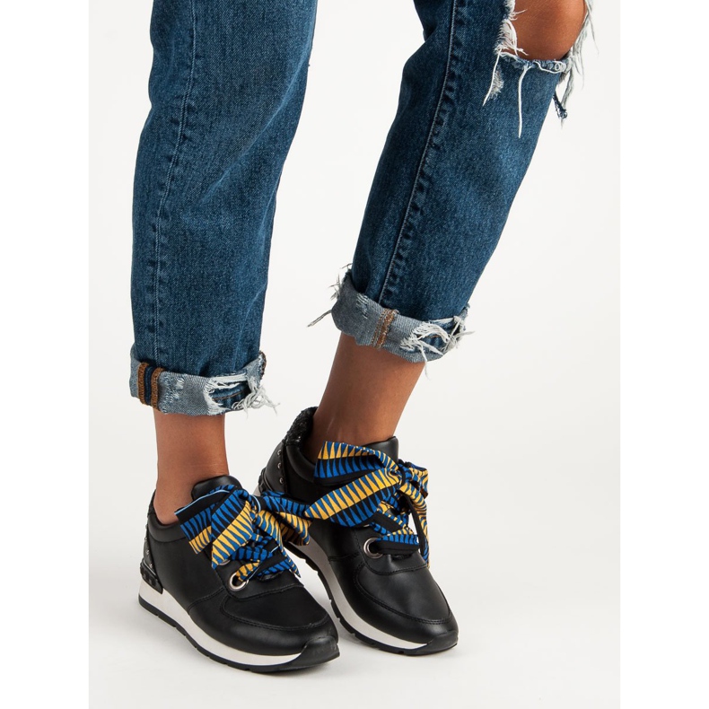 Muodikkaat sidotut lenkkarit musta 1 Muodikkaat sidotut lenkkarit musta 1