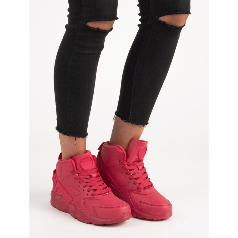 Punaiset kengät nilkan yläpuolella punainen 2