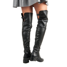 Mustat reisisaappaat matalalla korolla 2