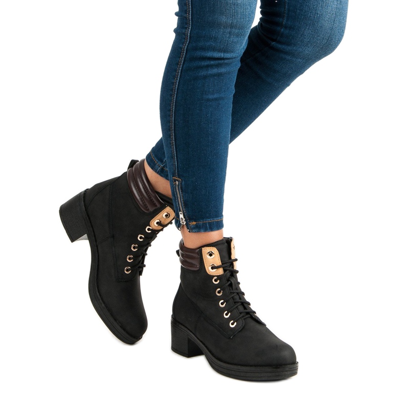 Työsaappaat korkokengillä musta 2