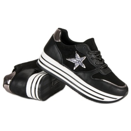 Muodikkaat lenkkarit lavalla musta 1