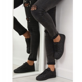 Musta opaali BL142 Mustat lenkkarit 1