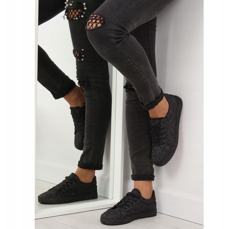 Musta opaali BL142 Mustat lenkkarit 1