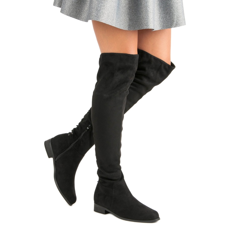 Mustat muskettisoturit 2