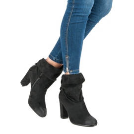 Mokkanahka VINCEZA -pylväässä musta 2