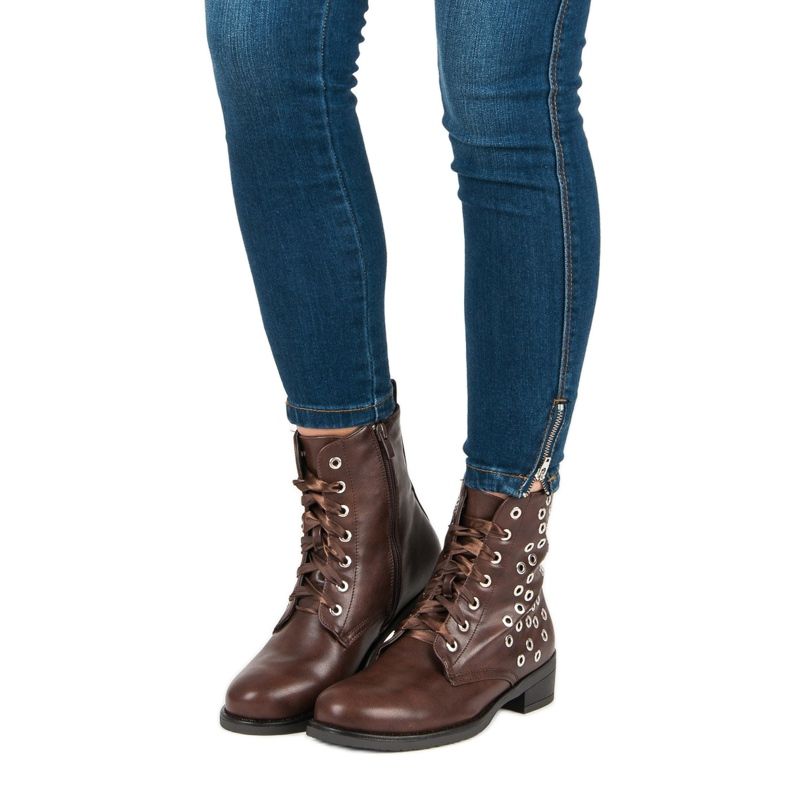 Sitoutuneet ruskeat työntekijät 2