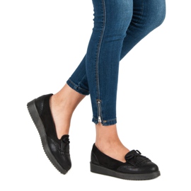 Ch. Creation Mustat leivonnaiset 2