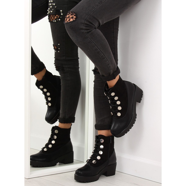 Mustat paksupohjaiset JD-19 saappaat 2