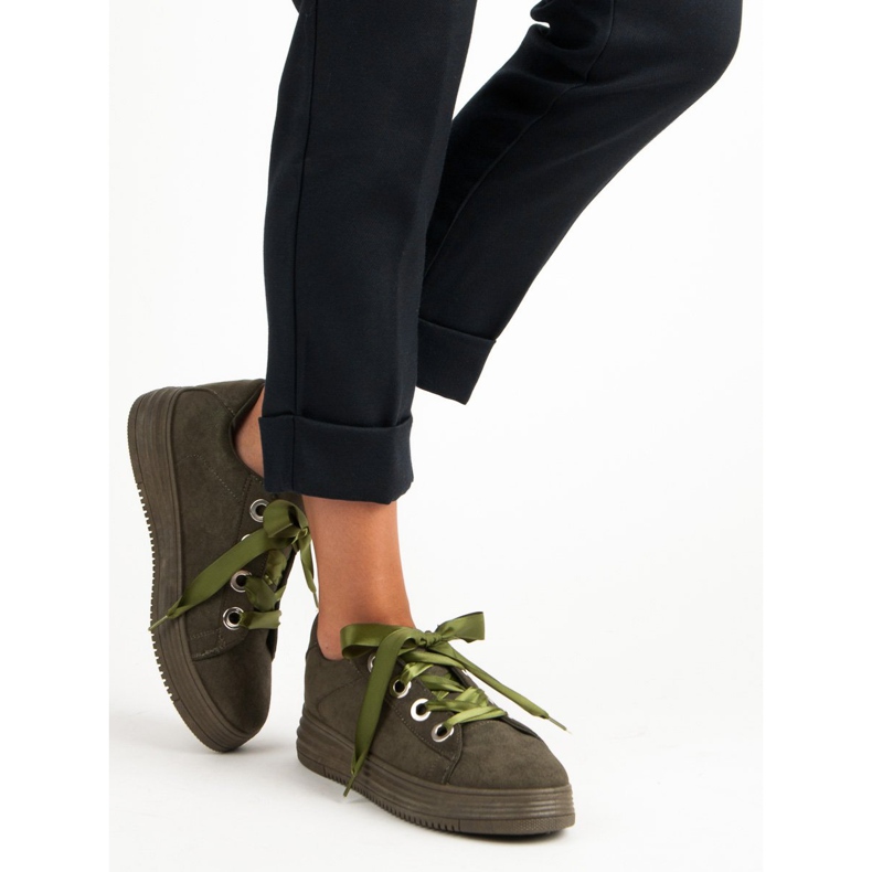 Tummanvihreät mokkanahkaiset lenkkarit 2