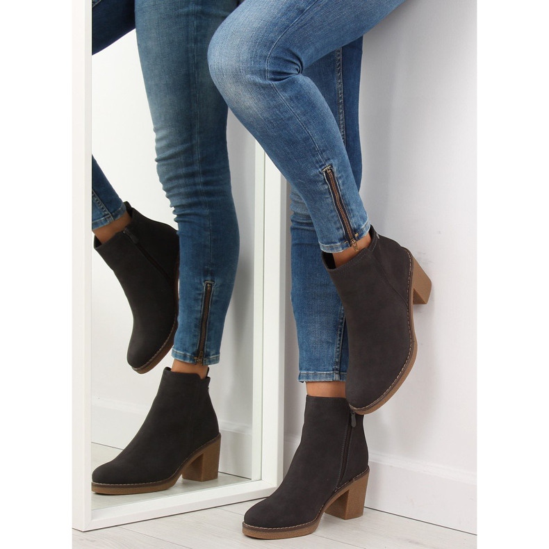 Harmaa Korkeakorkoiset saappaat 7B670 Harmaa 2