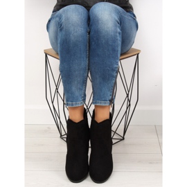 Korkeakorkoiset saappaat röyhelöllä m269p Musta 1