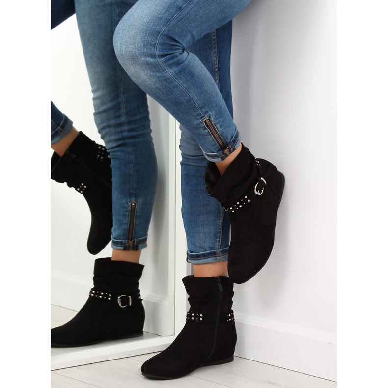 Musta PE103 Musta satiinivyö nastoilla 2