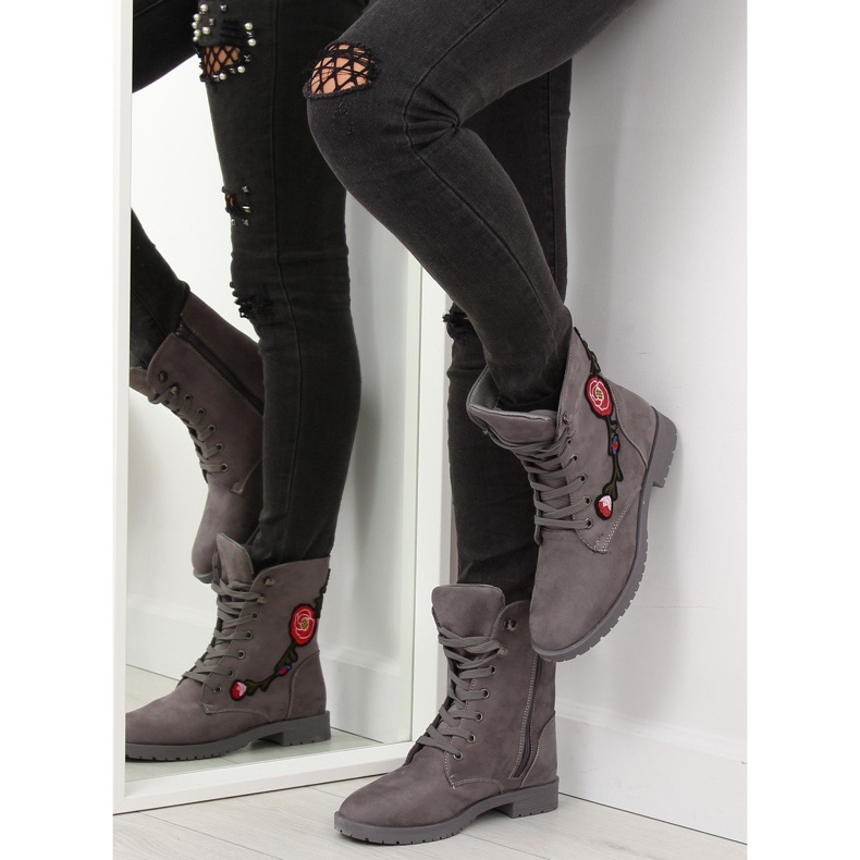 Työntekijät harmaalla AB-9 Grey -kirjonnalla 1