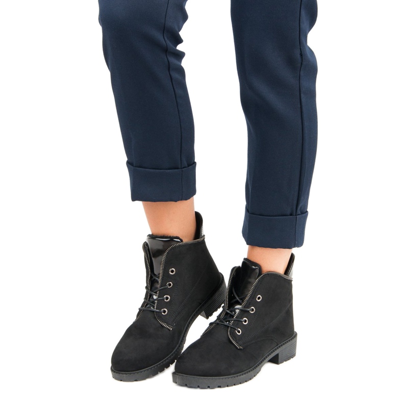 Balada Mustat sidotut saappaat 1 Balada Mustat sidotut saappaat 1