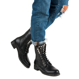 Seastar Kivisaappaat töissä musta 2