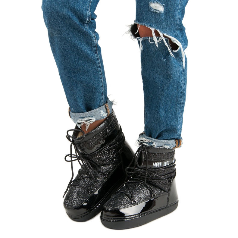 Muodikkaat mustat lumisaappaat 1