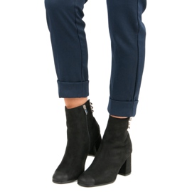 Tyylikkäät saappaat VINCEZA -postauksessa musta 1