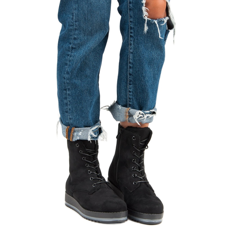 Lämpimät, sidotut saappaat musta 1 Lämpimät, sidotut saappaat musta 1