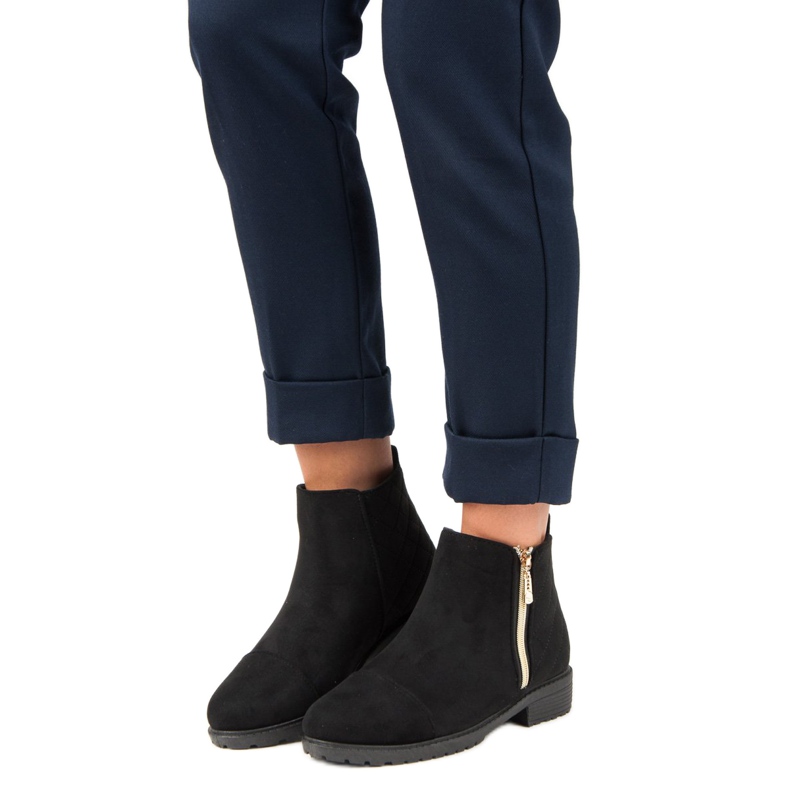 Mustat rento saappaat 1